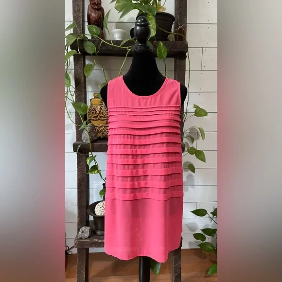 Ya Los Angeles: Silk Ruffled Tier Sleeveless Blouse - Picture 10 of 17